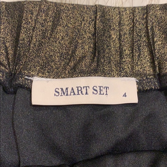 Smart Set Skirt - Picture 2 of 6